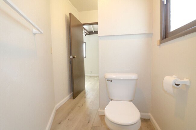 Building Photo - Lincoln Avenue