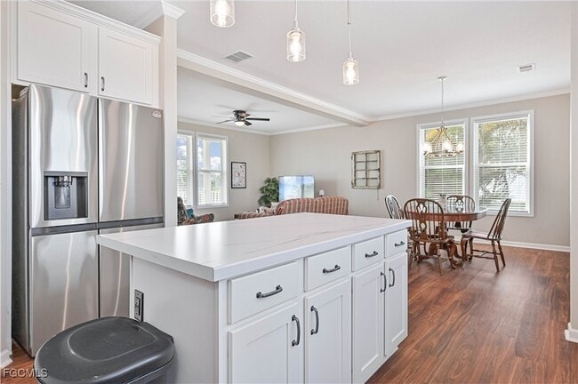 Building Photo - 3524 Fifth Ave