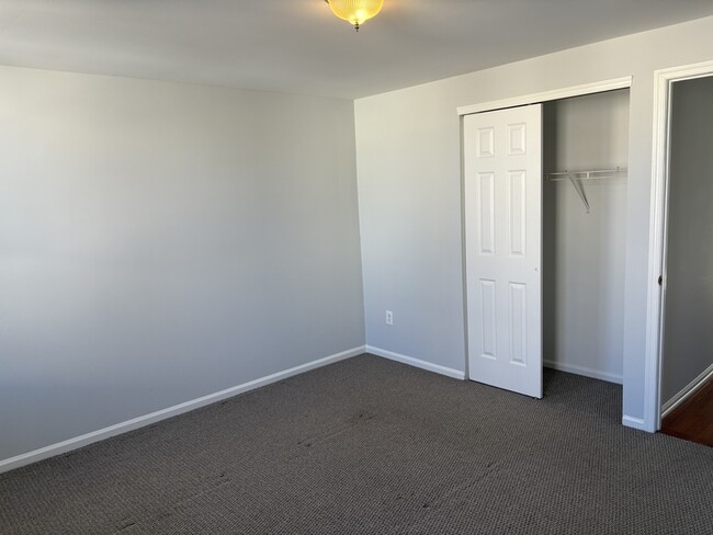 Building Photo - 1136 Mifflin St