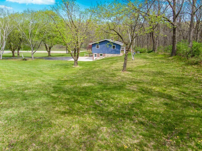 Building Photo - 1870 Sand Ridge Ct