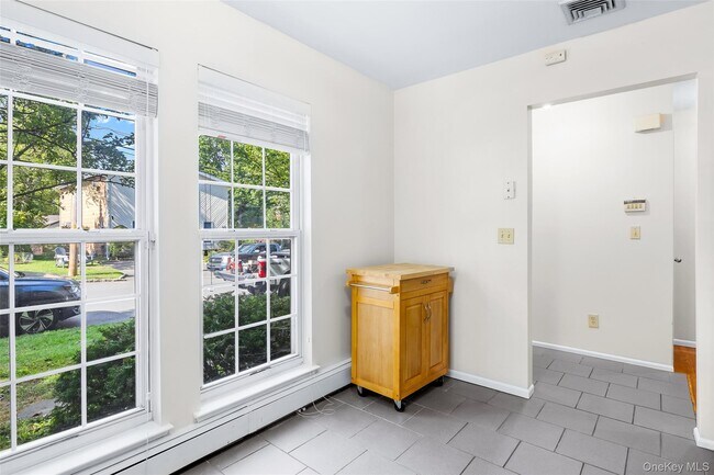 Building Photo - 26 Pequot Ave