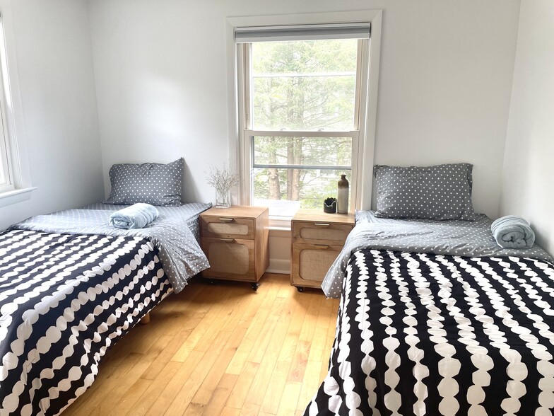 Building Photo - 13 Krampf Cir