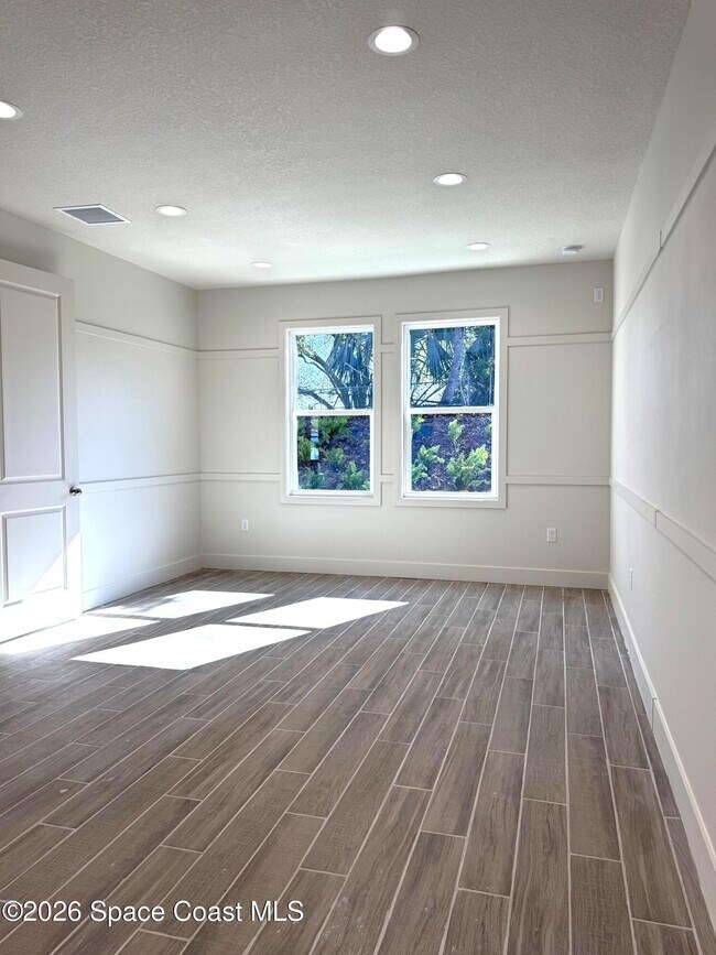 Building Photo - 2821 Edington Dr