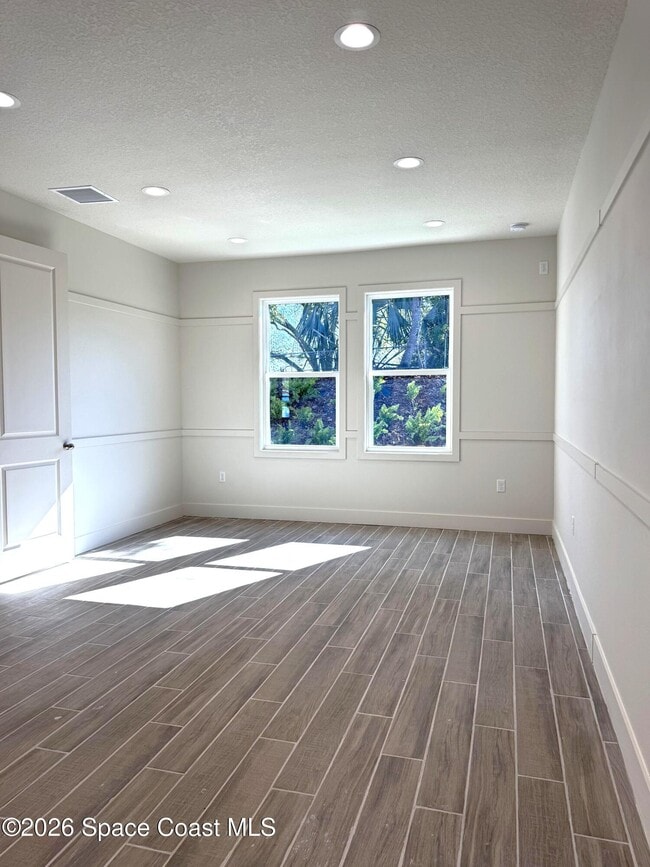 Building Photo - 2851 Edington Dr