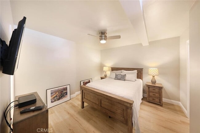 Building Photo - 327 3rd St