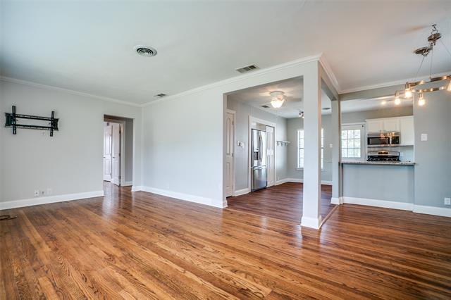 Building Photo - 851 Peavy Rd