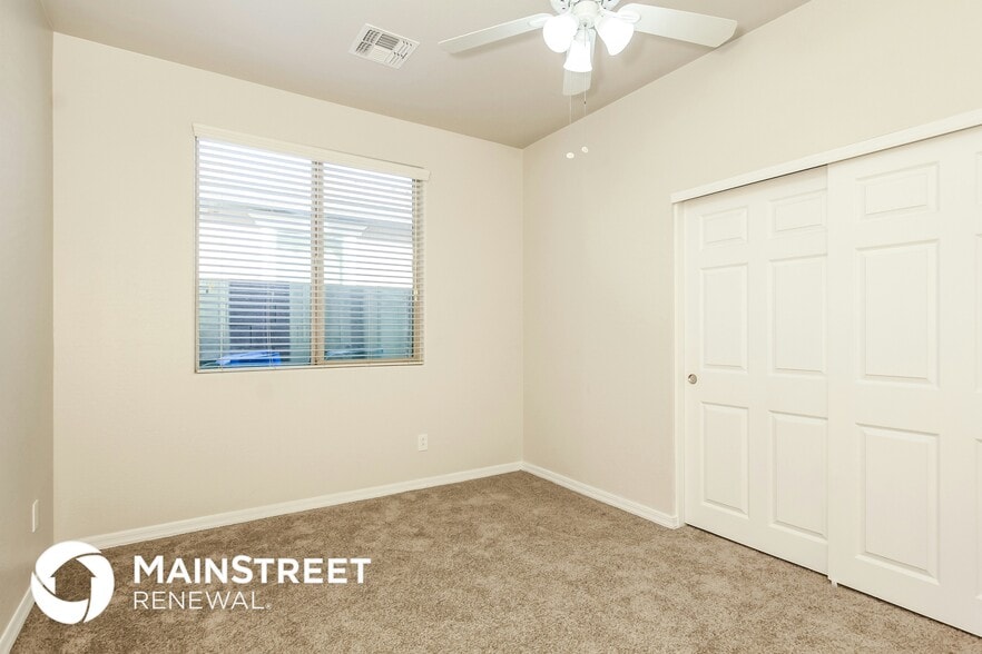 Building Photo - 4710 S 102nd Ln