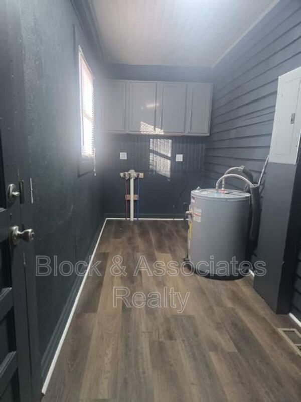 Building Photo - 222 Liberty Rd