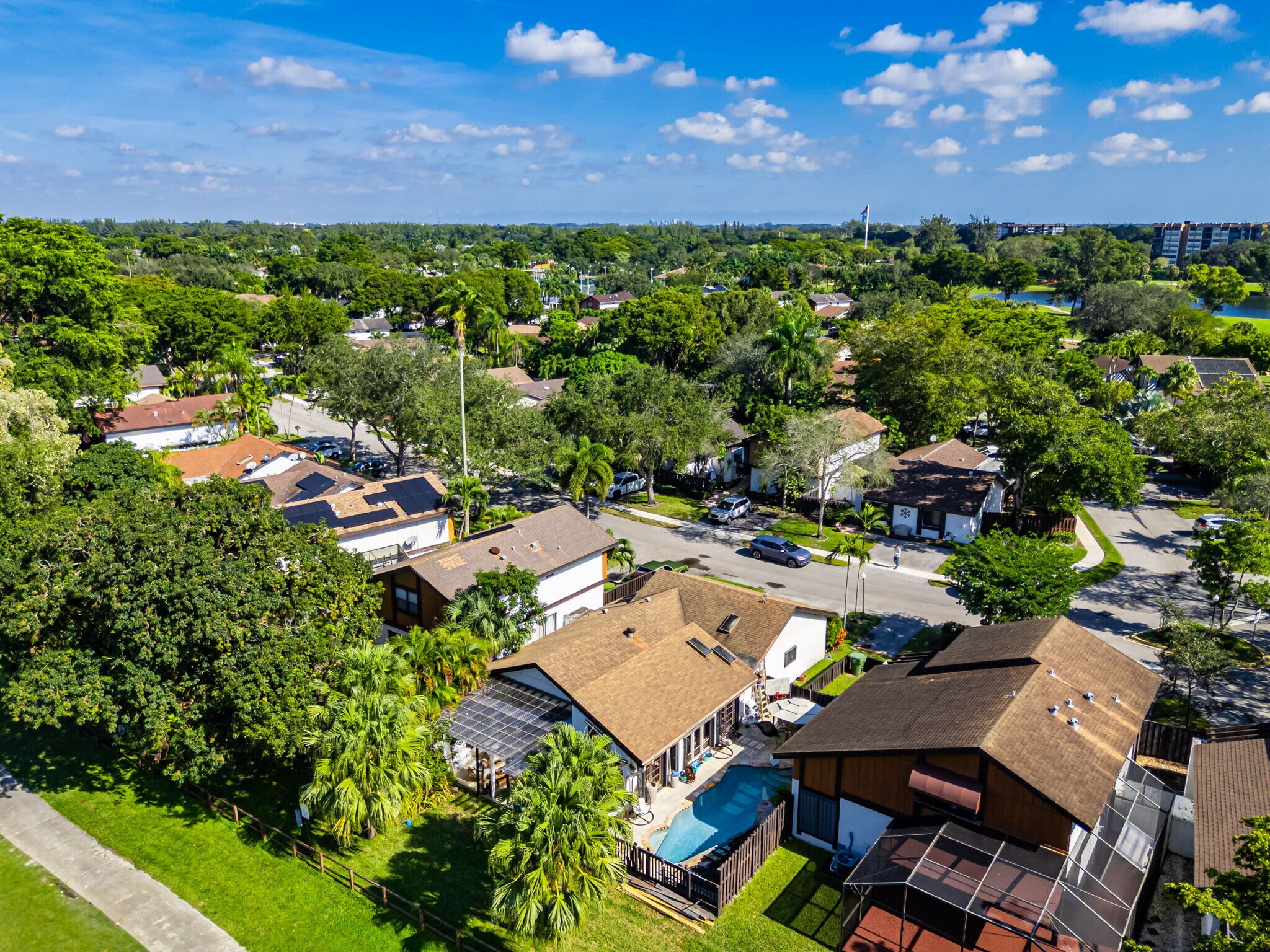 Building Photo - 1420 W Sandpiper Cir