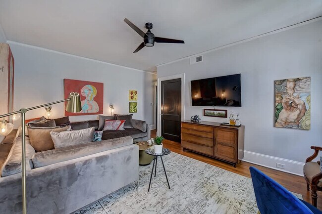 Building Photo - 518 Lamar Ave