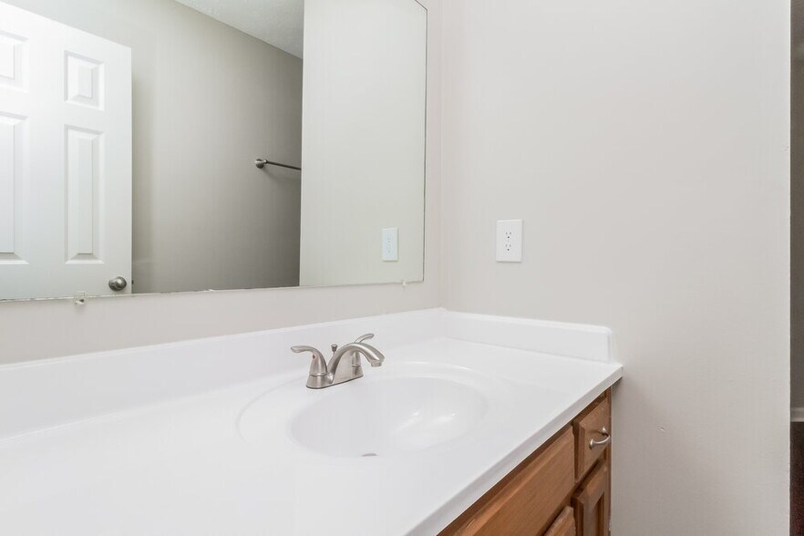 Building Photo - 603 Freedom Ct