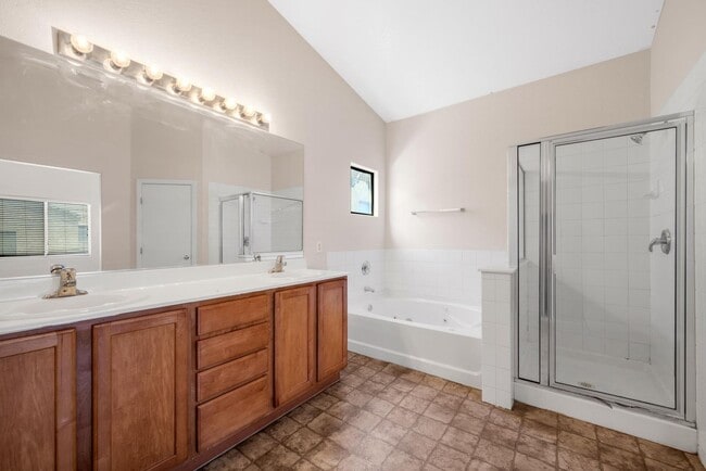 Building Photo - Nice Two Story Home with fenced yard and pet friendly owners.