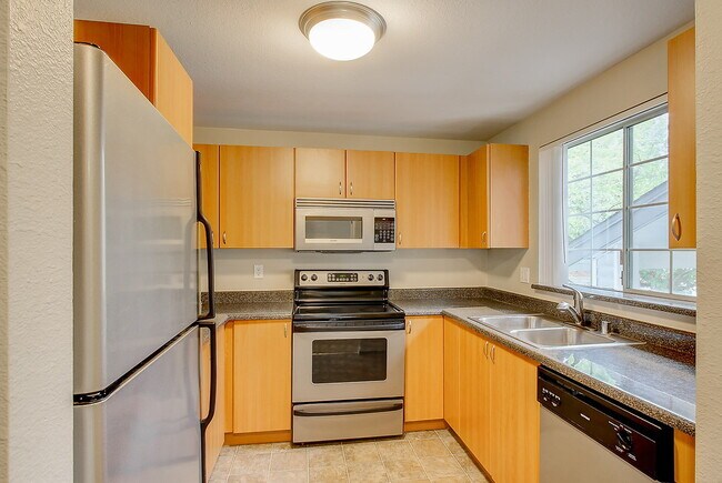 Building Photo - Sammamish View