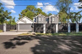 Building Photo - 2504 Ferguson Way