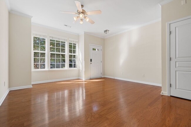Building Photo - WOW!! - Location and Space, LARGE townhome  Close to everything