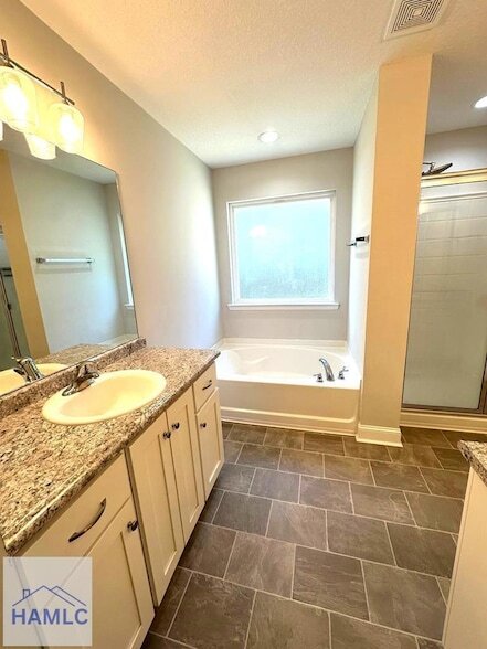 Building Photo - 156 Hamlet Ct