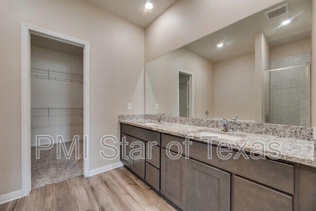 Building Photo - 247 Enchanted Way