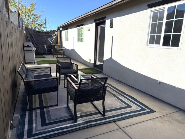 Building Photo - 451 E Lincoln Ave