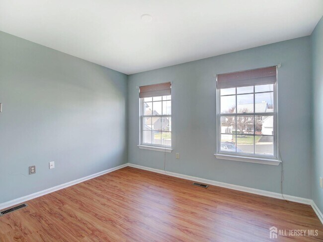 Building Photo - 8 Mulberry Ct