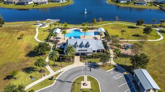 Building Photo - 454 Willow Lake Dr