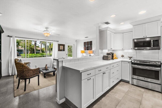 Building Photo - 124 Bonnie Briar Ln