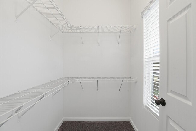 Building Photo - 630 N Hamilton Ave