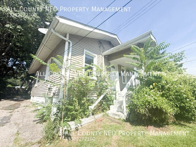 Building Photo - 901 McKinley Ave