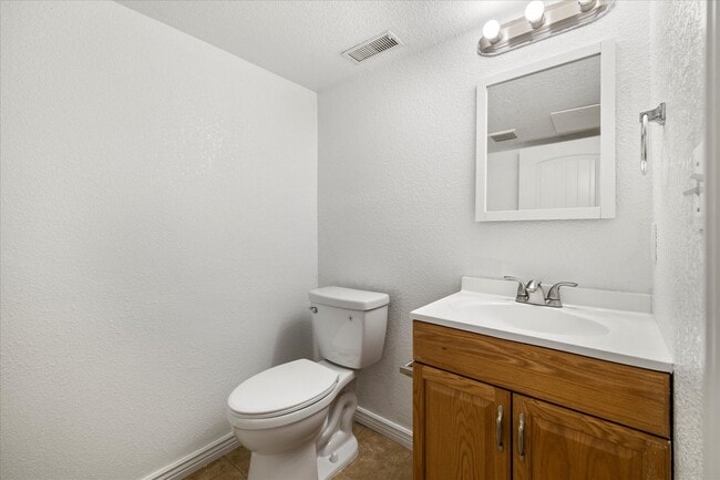 Building Photo - 4 Bed, 3 bath home in Parker
