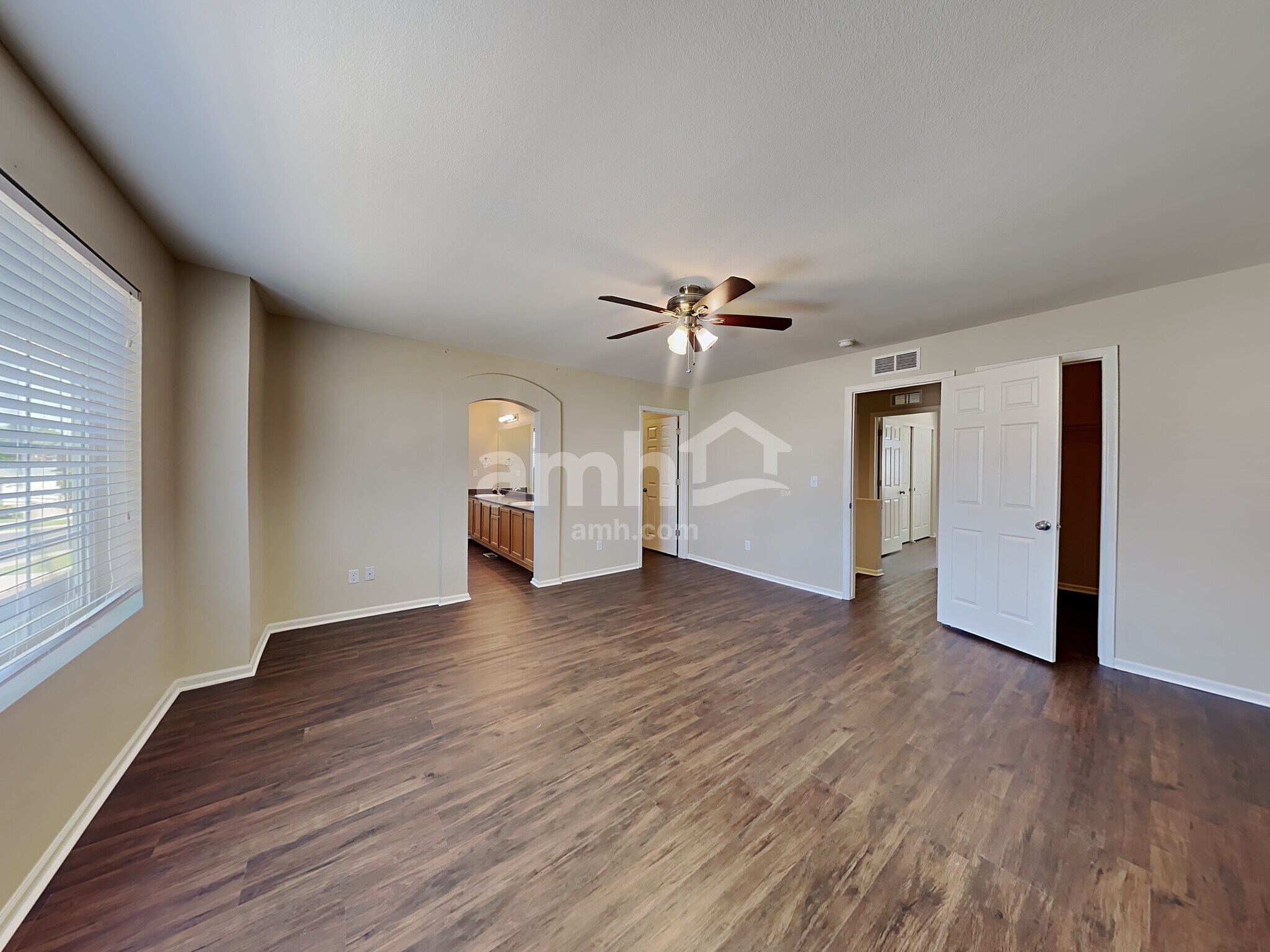 Building Photo - 18644 E 47th Ave