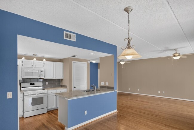 Building Photo - 29 Aledo Ct