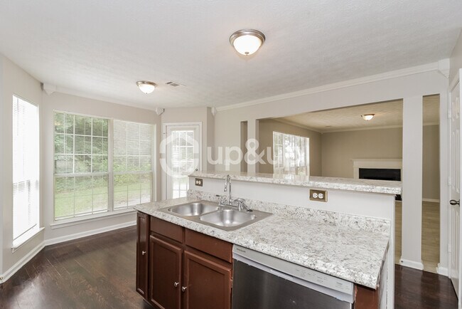 Building Photo - Fantastic 4bd/2.5ba home! Let yourself in!