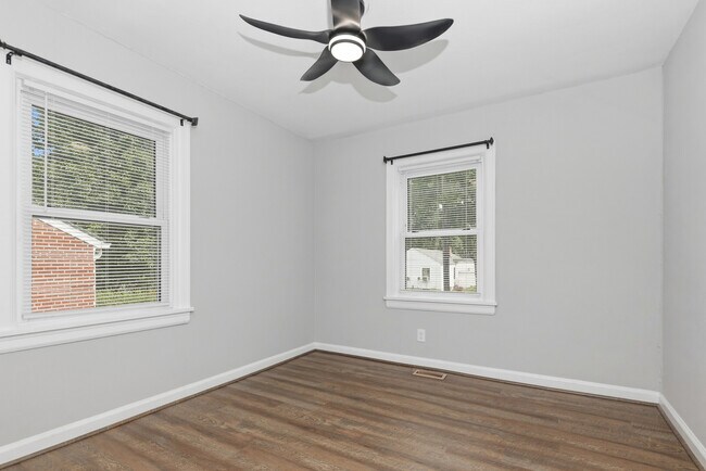 Building Photo - 1533 Cardington Rd