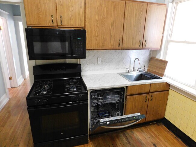 Building Photo - 649 Myrtle Avenue