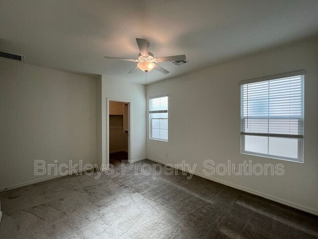 Building Photo - 265 E Balsam Dr