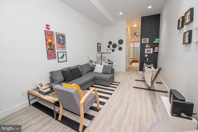 Building Photo - 1538 Ogden St