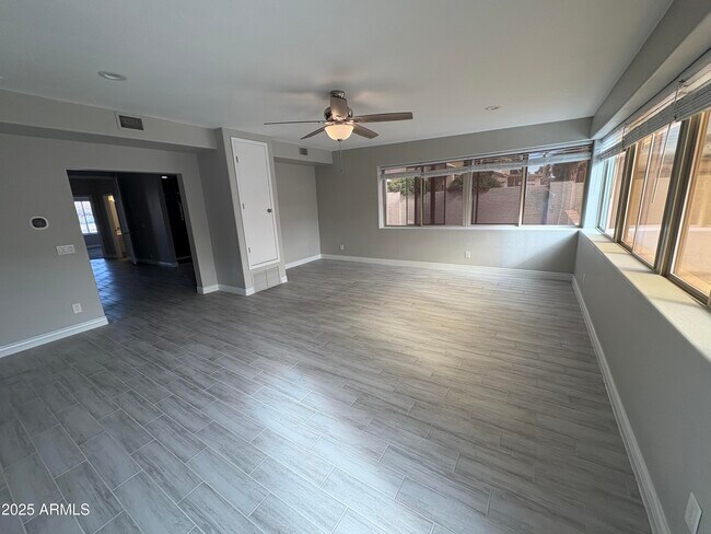 Building Photo - 6121 E Hermosa Vista Dr