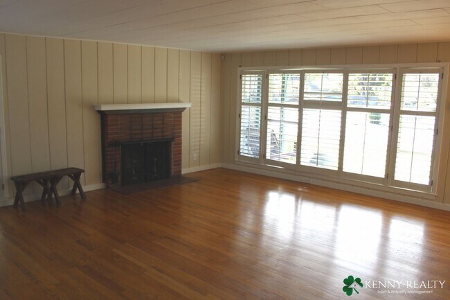 Building Photo - Corner Lot Single Family Home