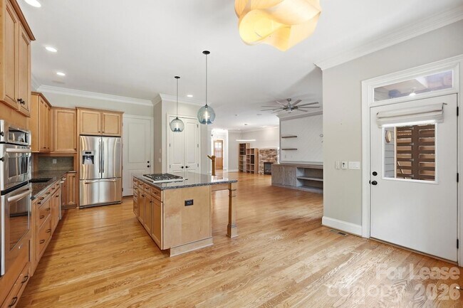 Building Photo - 520 Iverson Way