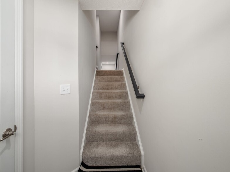 Building Photo - 230 Via Veneto