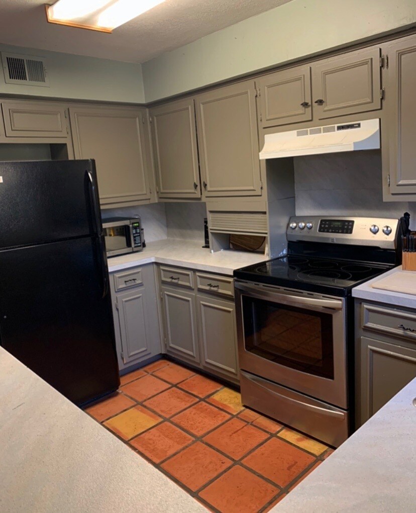 kitchen 2 (downstairs) - 8100 Red Willow Dr