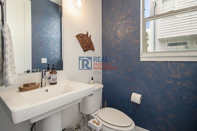 Building Photo - 2349 Decatur St