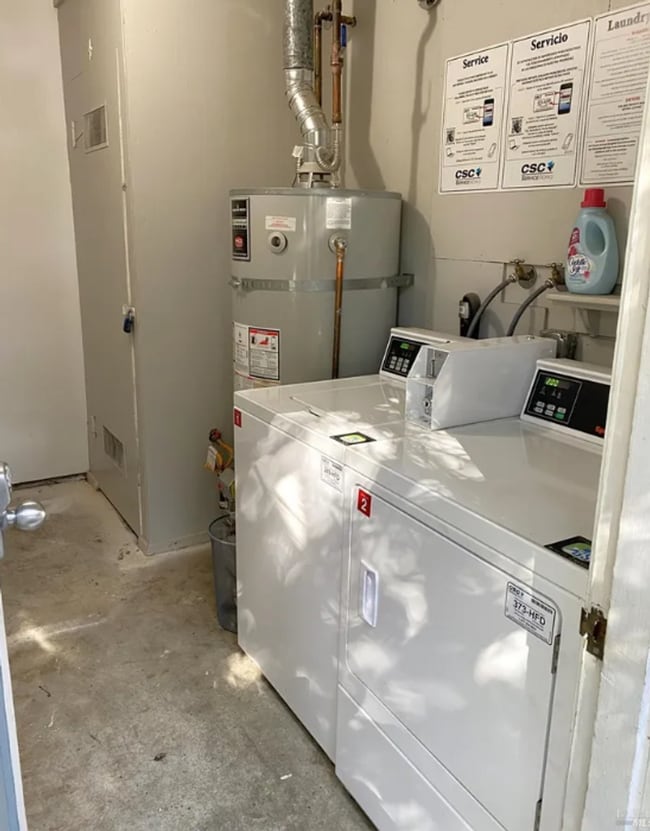 Building Photo - Adorable 2 bed 1 bath unit located in a 4 Plex close to Downtown Vacaville!!