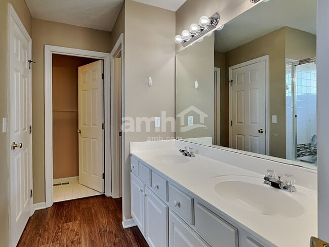 Building Photo - 911 Balsam Wood Ln