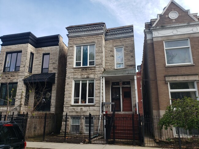 Primary Photo - 3307 W Beach Ave