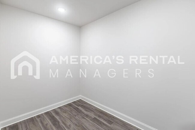 Building Photo - NEW CONSTRUCTION - Spacious Sifford Plan with Three Car Garage!