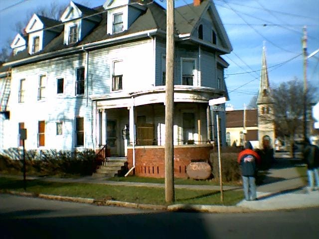 Primary Photo - 96 Locust St