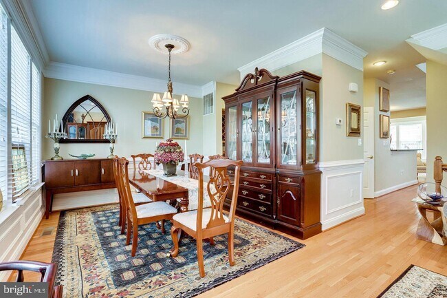 Building Photo - 47571 Royal Burnham Terrace