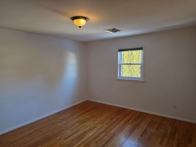 Building Photo - For Rent