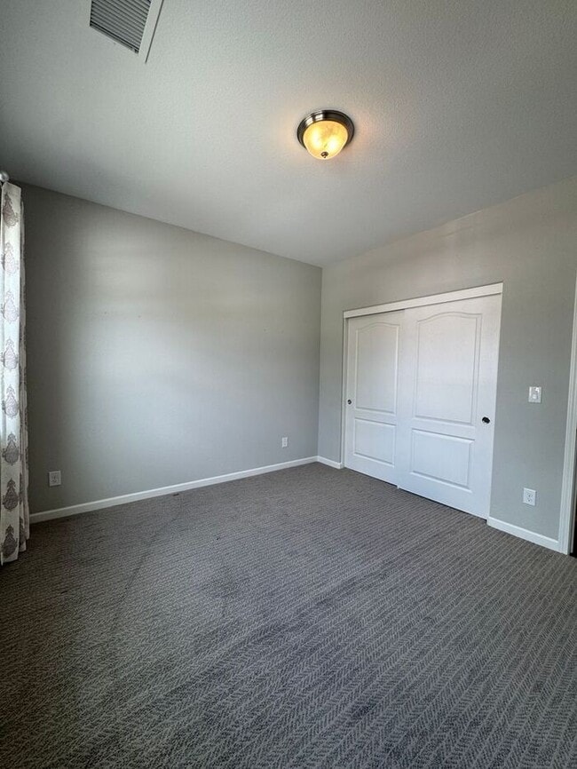 Building Photo - Spacious 4-Bedroom Dayton Home with Split-Bedroom Layout & Modern Finishes