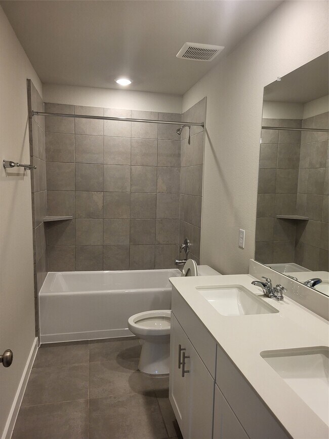 Building Photo - 5611 Madden Ln